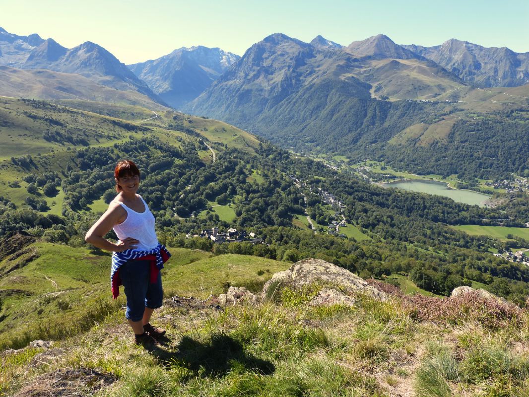 51-Denise M admire le paysage